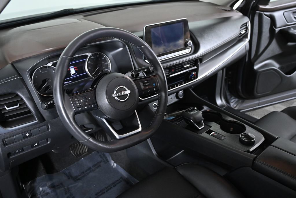 Used 2022 Nissan Rogue SV w/ SV Premium Package image 12