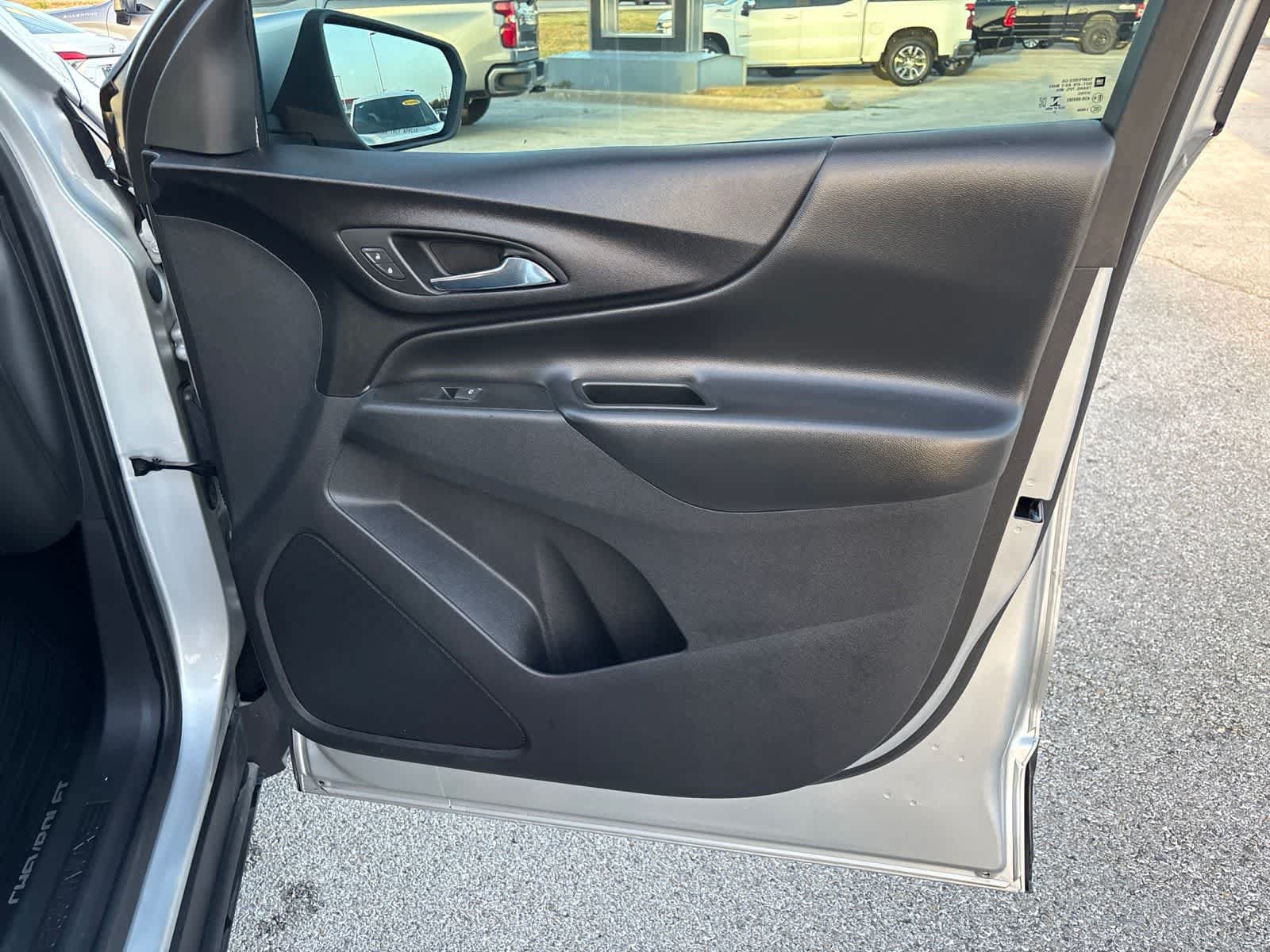 Used 2022 Chevrolet Equinox LT AWD/4WD image 9