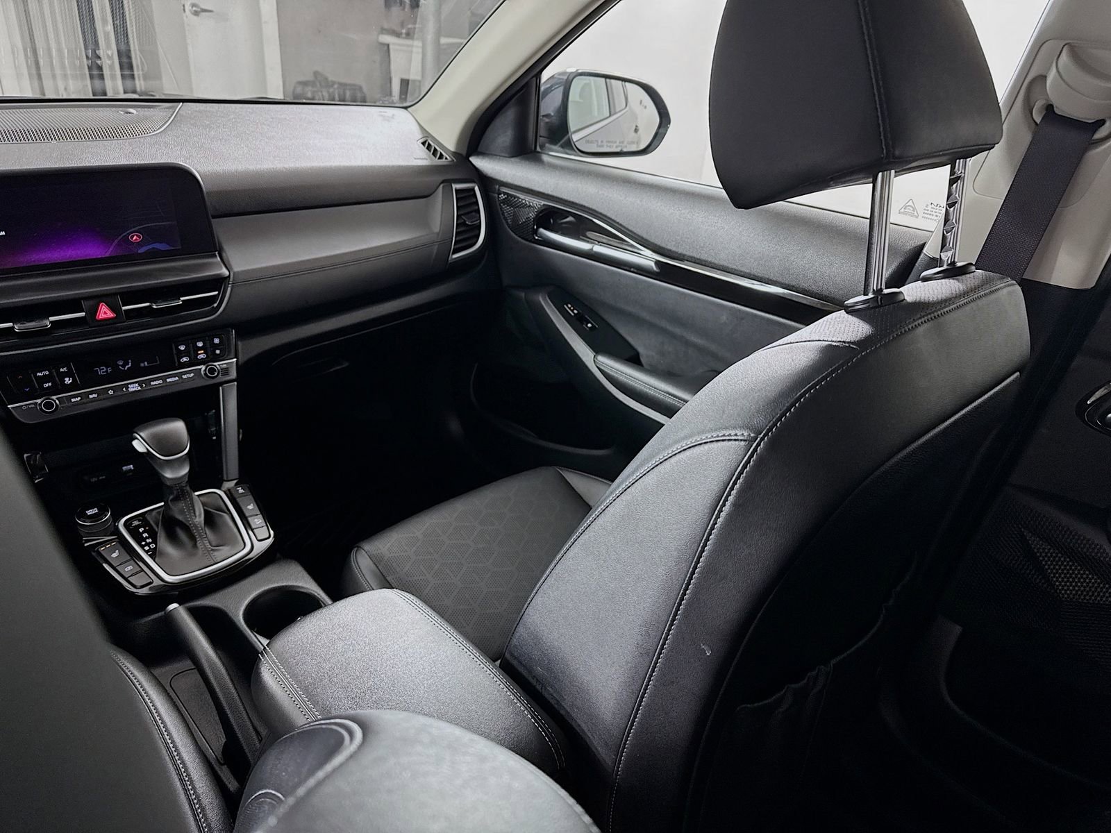 Used 2024 Kia Seltos EX image 20