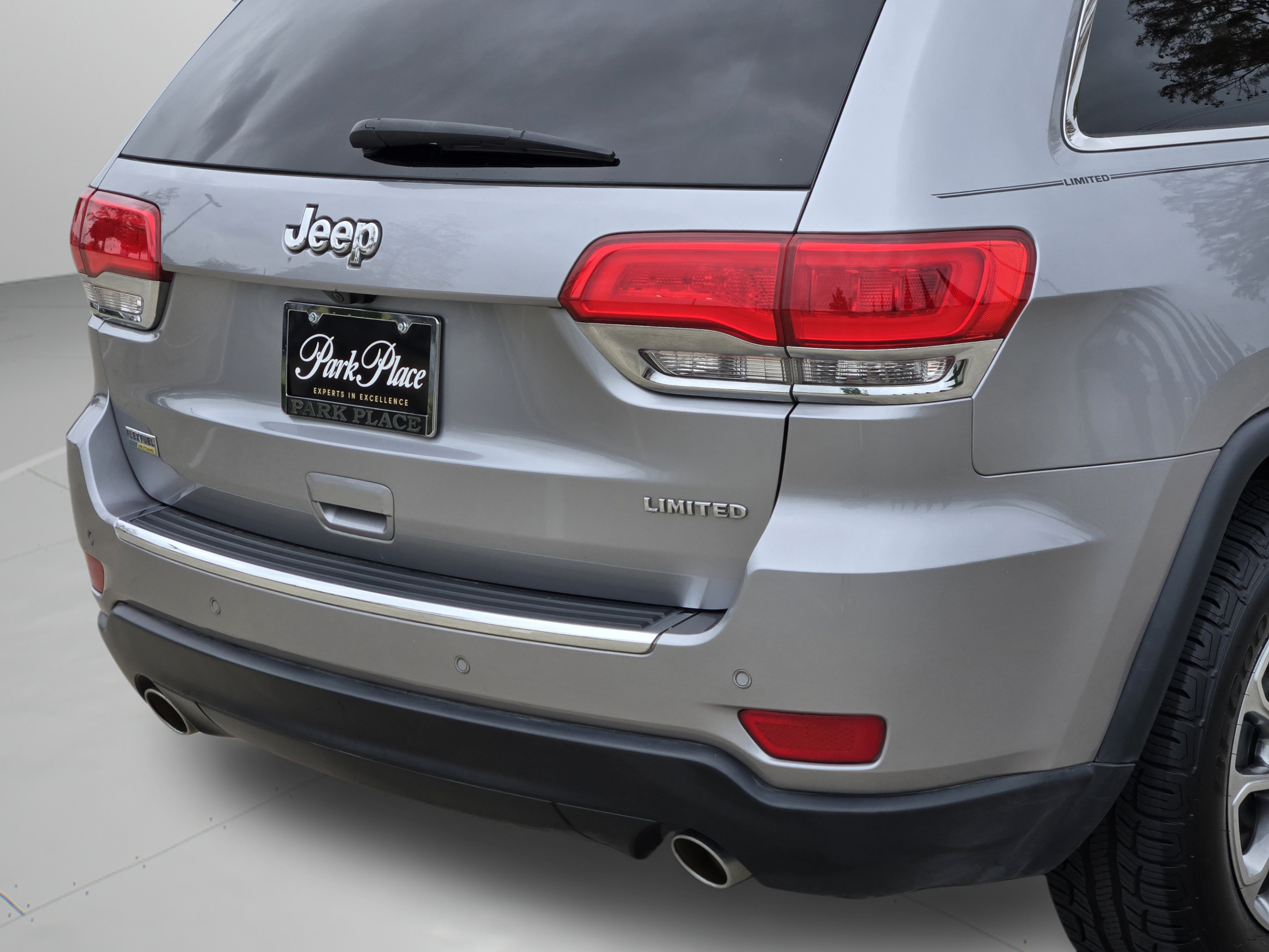 Used 2014 Jeep Grand Cherokee Limited w/ Luxury Group II RWD image 35