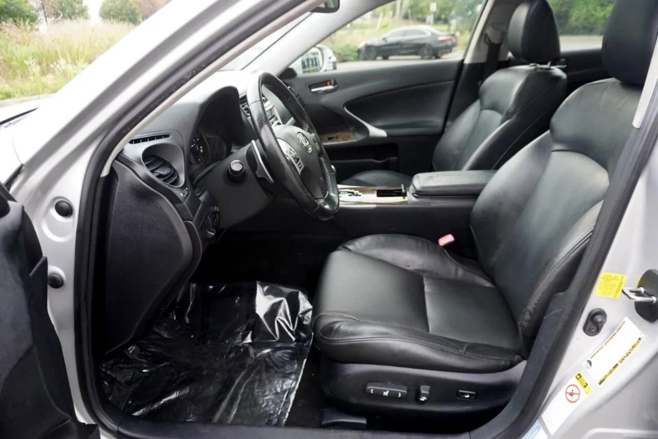 Used 2011 Lexus IS 250 AWD image 9