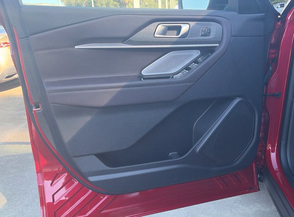 Certified 2026 Ford Explorer Platinum RWD image 15