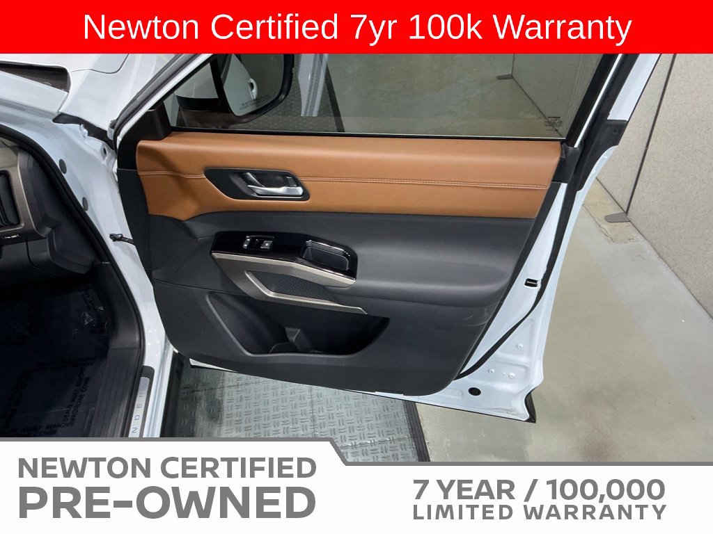 Used 2025 Nissan Pathfinder Platinum w/ Cargo Package FWD image 45
