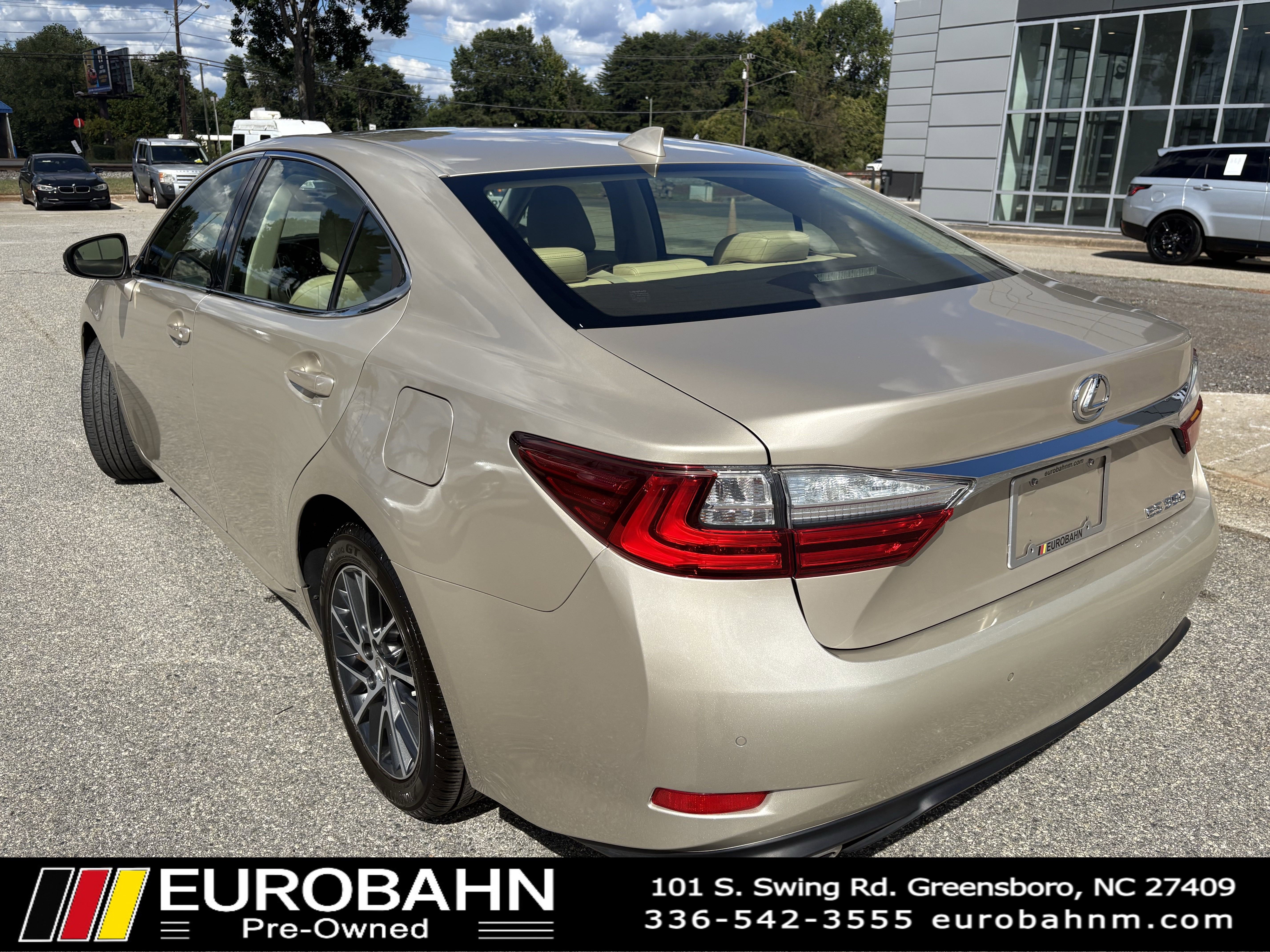 Used 2016 Lexus ES 350 w/ Premium Package w/Wood Trim image 3