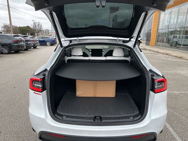 Used 2024 Tesla Model Y Long Range image 10