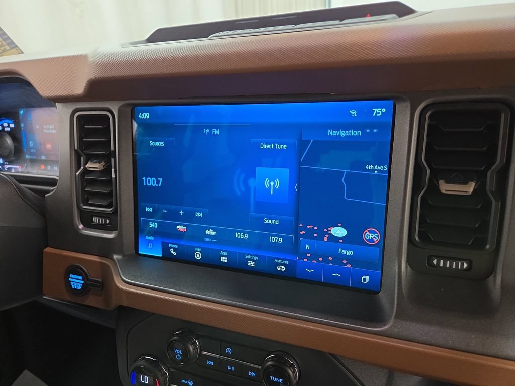 Used 2024 Ford Bronco Outer Banks AWD/4WD image 15
