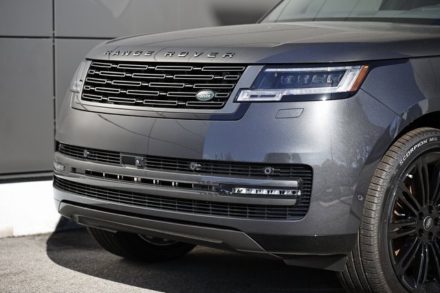 New 2025 Land Rover Range Rover Long Wheelbase SE image 2