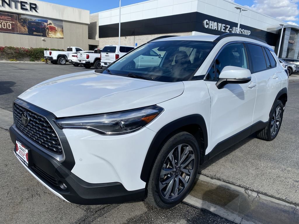 Used 2022 Toyota Corolla Cross XLE AWD/4WD image 37