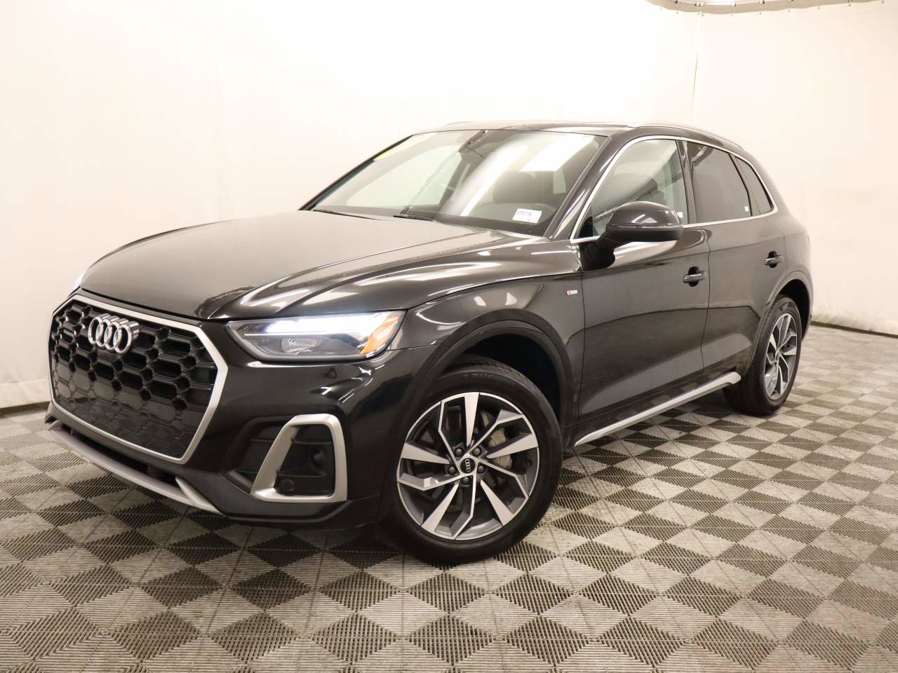 Used 2023 Audi Q5 2.0T Premium Plus w/ Premium Plus Package AWD/4WD image 1