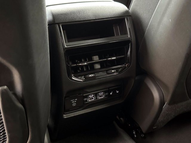 Used 2024 Jeep Grand Cherokee Limited AWD/4WD image 16
