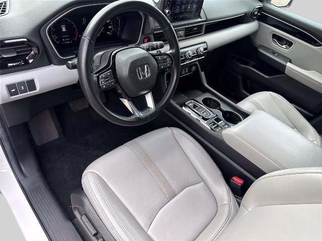 Used 2025 Honda Pilot EX-L image 10