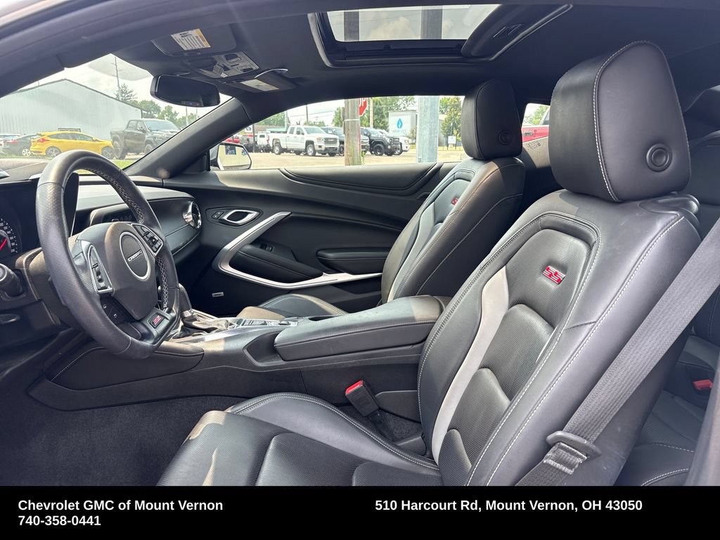 Used 2018 Chevrolet Camaro SS w/ Redline Edition RWD image 12