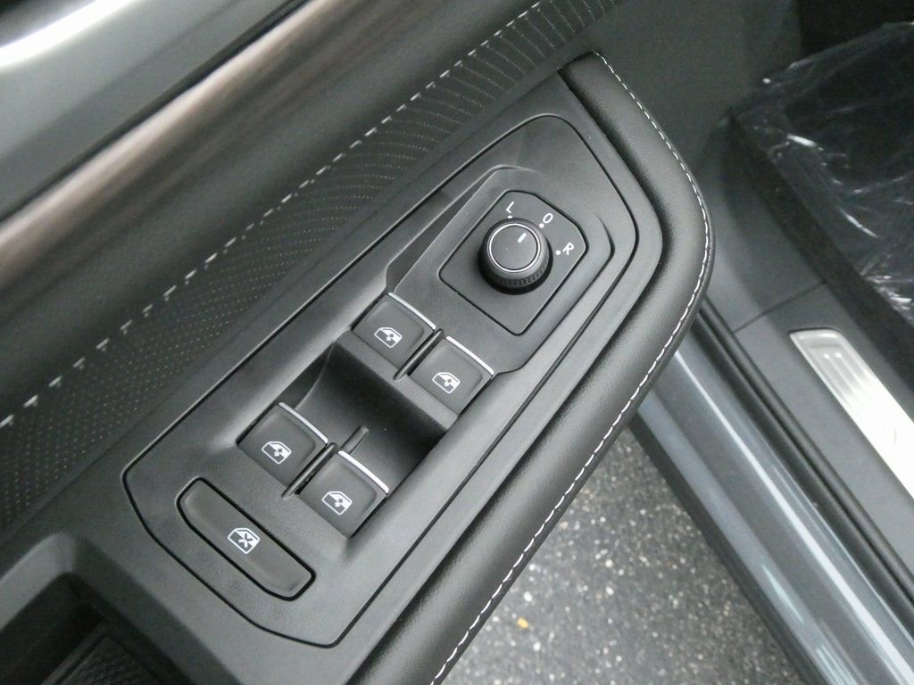 New 2026 Volkswagen Atlas SEL image 30