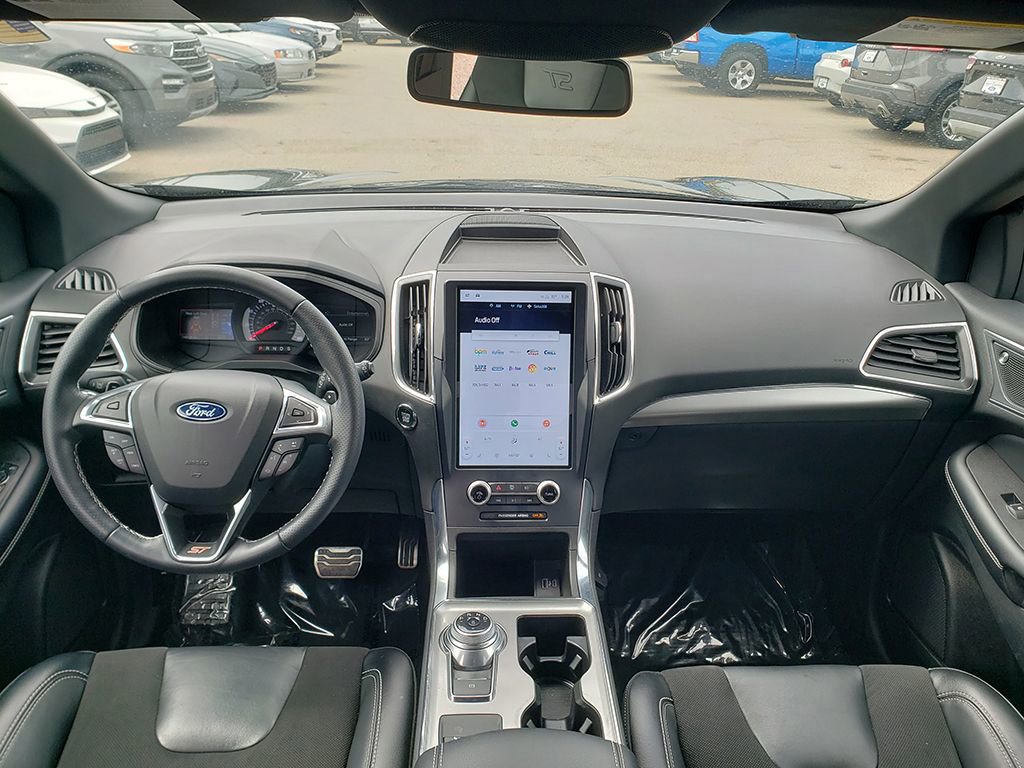 Used 2023 Ford Edge ST image 13