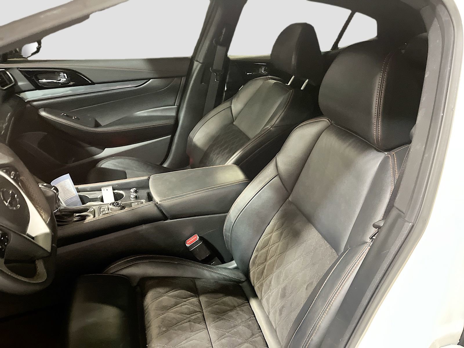 Used 2023 Nissan Maxima SR w/ Sport Mat Group image 22