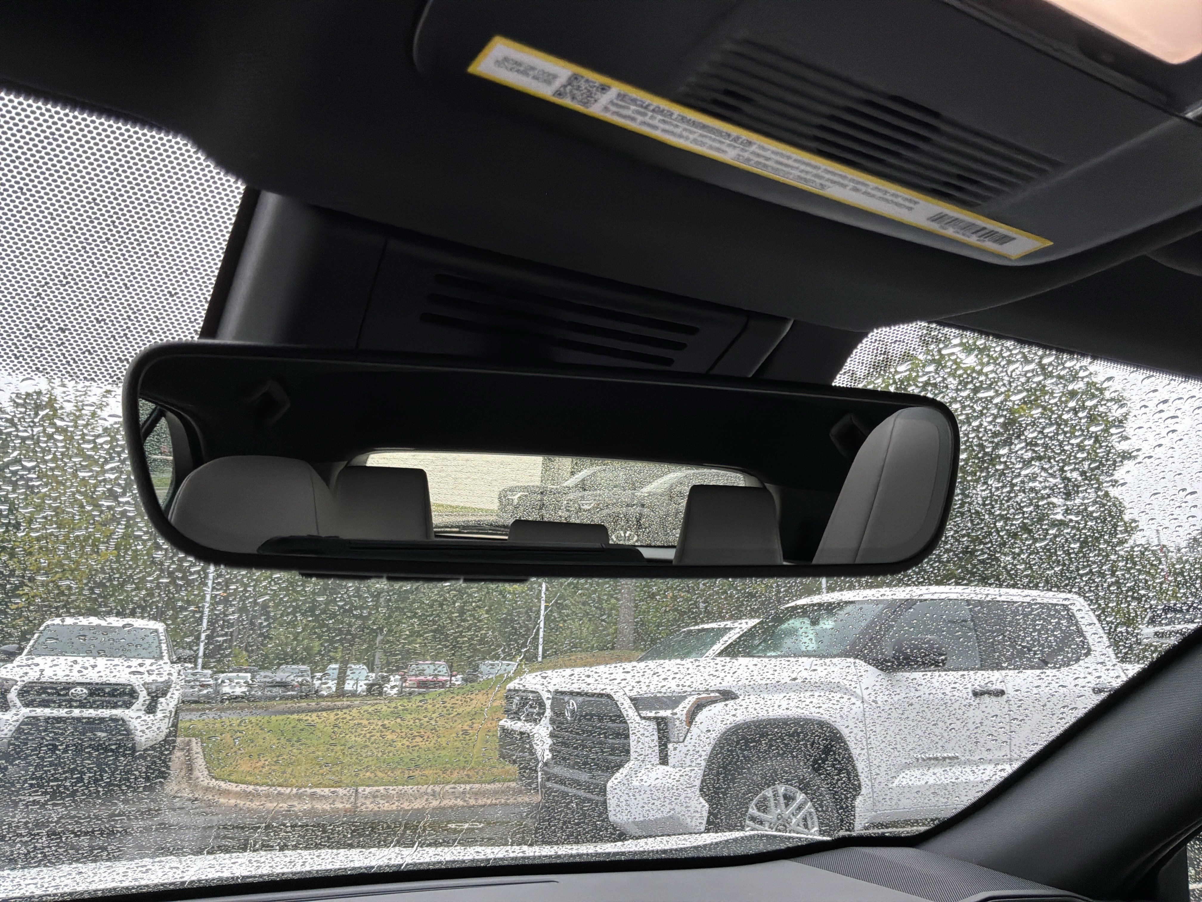 Used 2025 Lexus UX 300h FWD w/ Accessory Package (Z2) image 27
