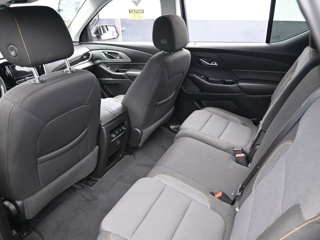 Used 2021 Chevrolet Traverse LS image 31