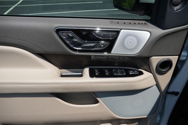 Used 2024 Lincoln Navigator Reserve AWD/4WD image 28