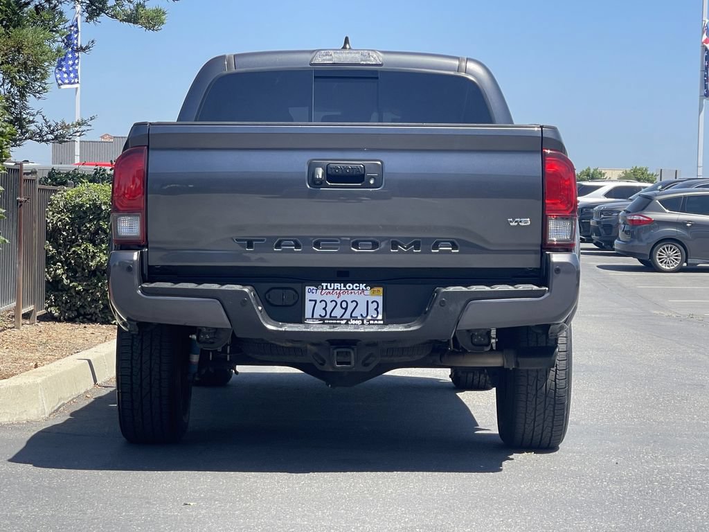 Used 2019 Toyota Tacoma TRD Sport w/ Technology Package RWD image 7