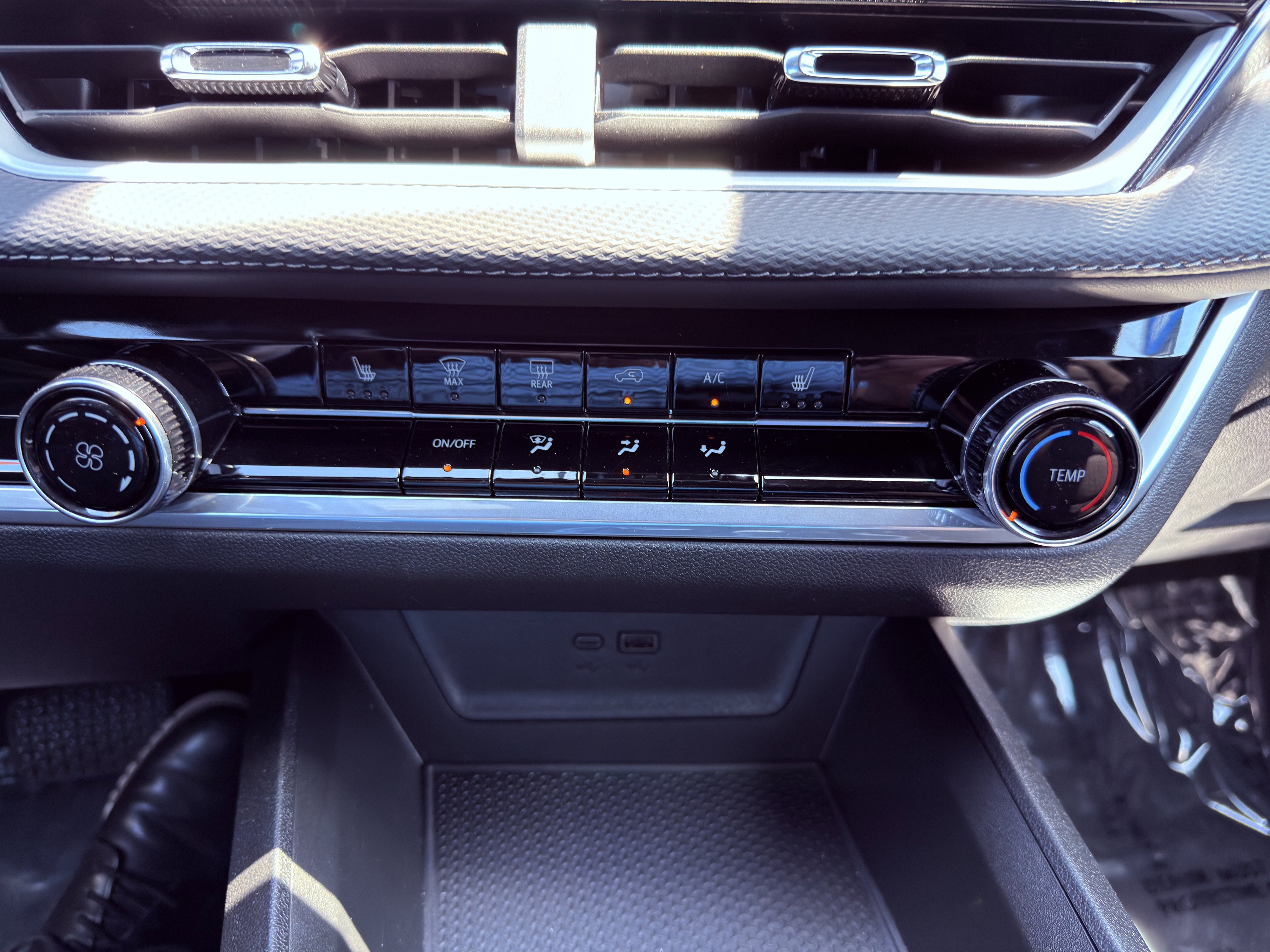 Used 2026 Chevrolet Equinox LT image 29