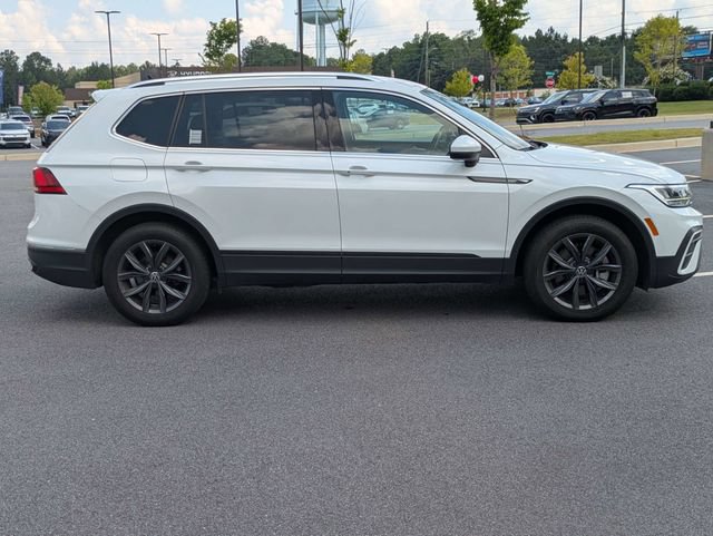 Used 2023 Volkswagen Tiguan SE FWD image 3