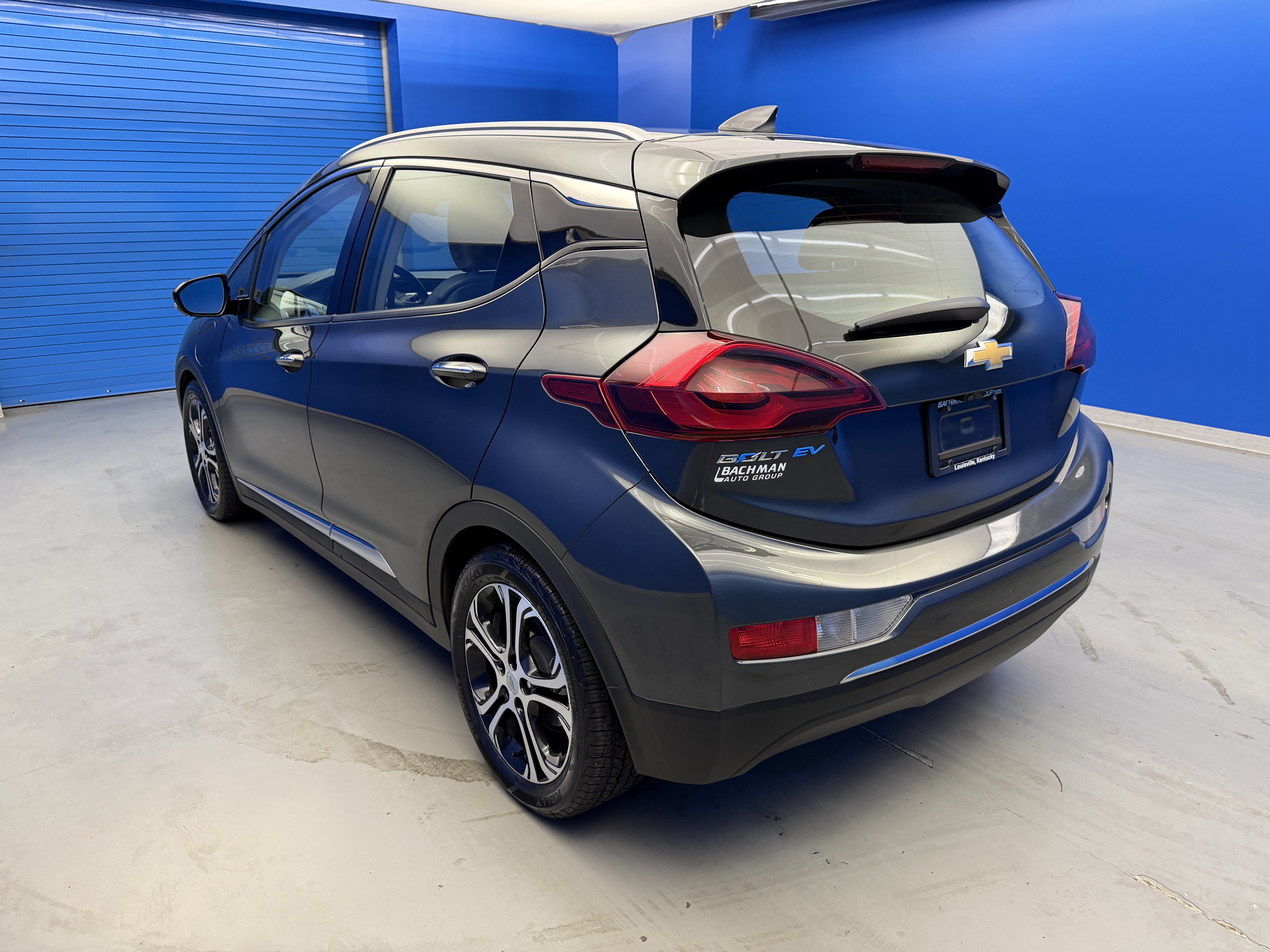 Used 2020 Chevrolet Bolt Premier w/ Infotainment Package FWD image 5