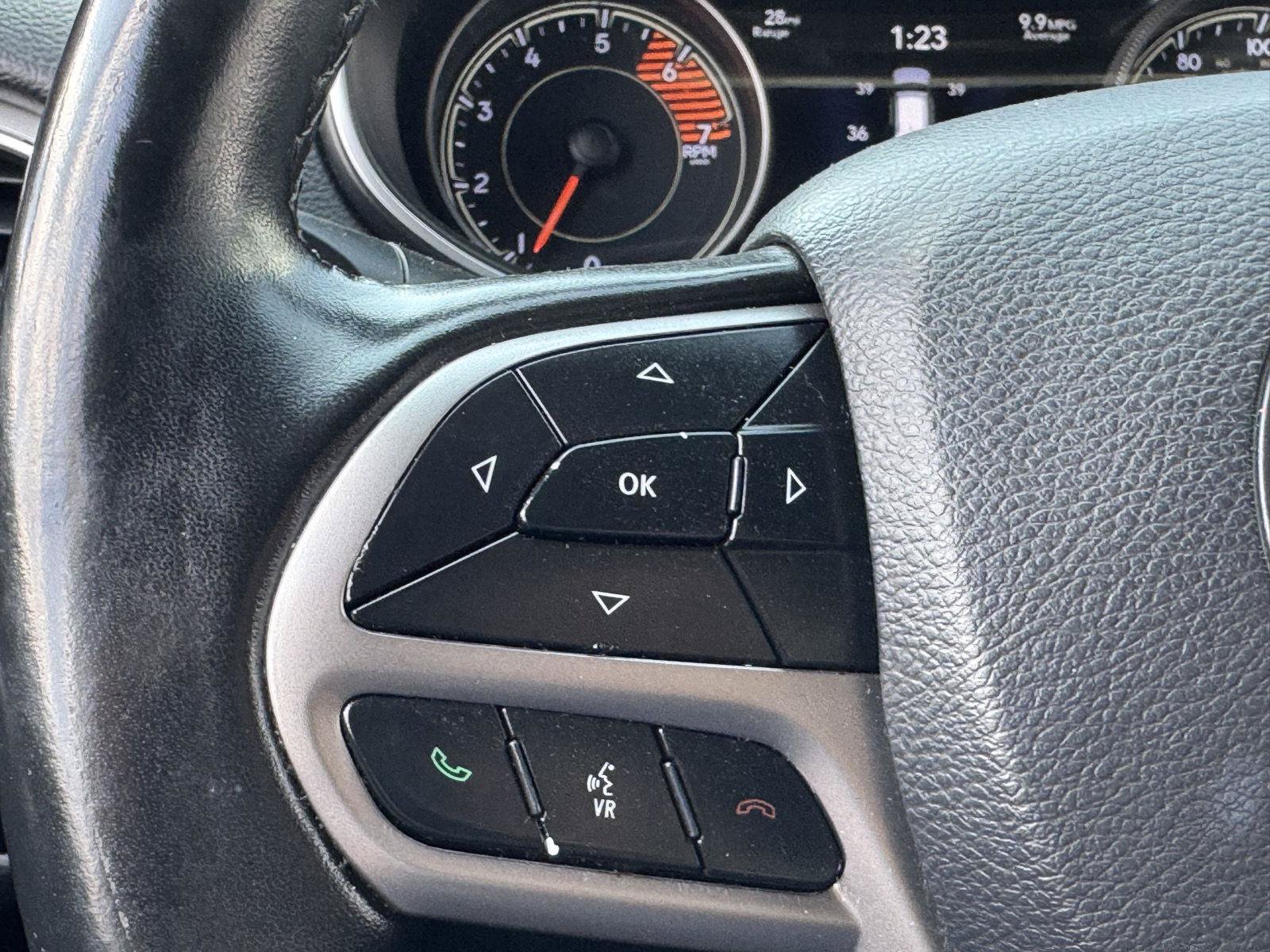 Used 2019 Jeep Cherokee High Altitude AWD/4WD image 24