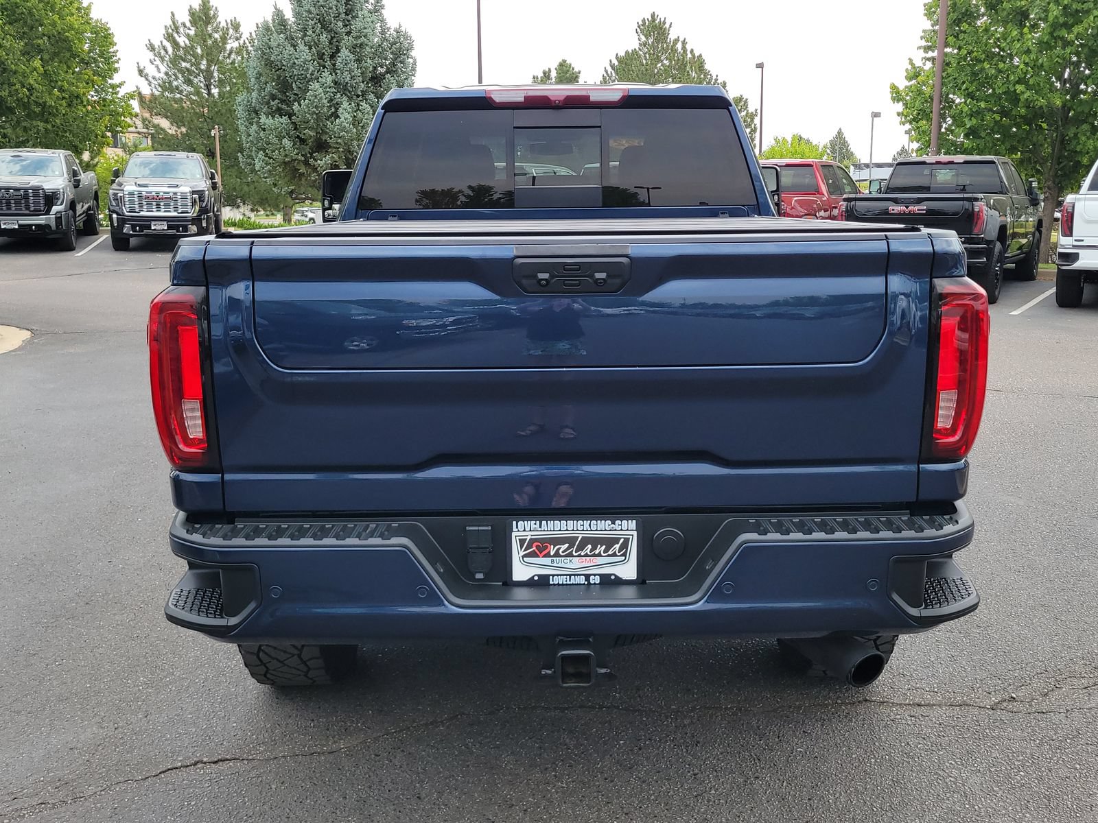 Used 2022 GMC Sierra 2500 AT4 w/ AT4 Preferred Package AWD/4WD image 4