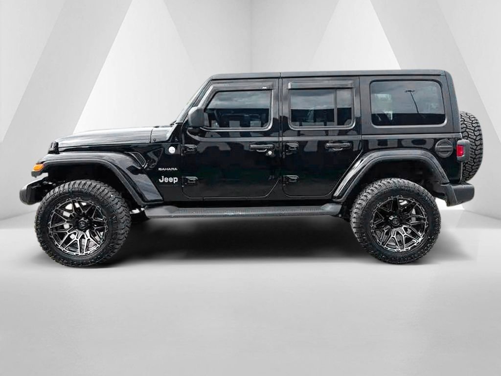 Used 2023 Jeep Wrangler Unlimited Sahara w/ Dual Top Group AWD/4WD image 4
