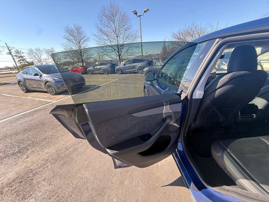Used 2026 Tesla Model Y Long Range AWD/4WD image 12