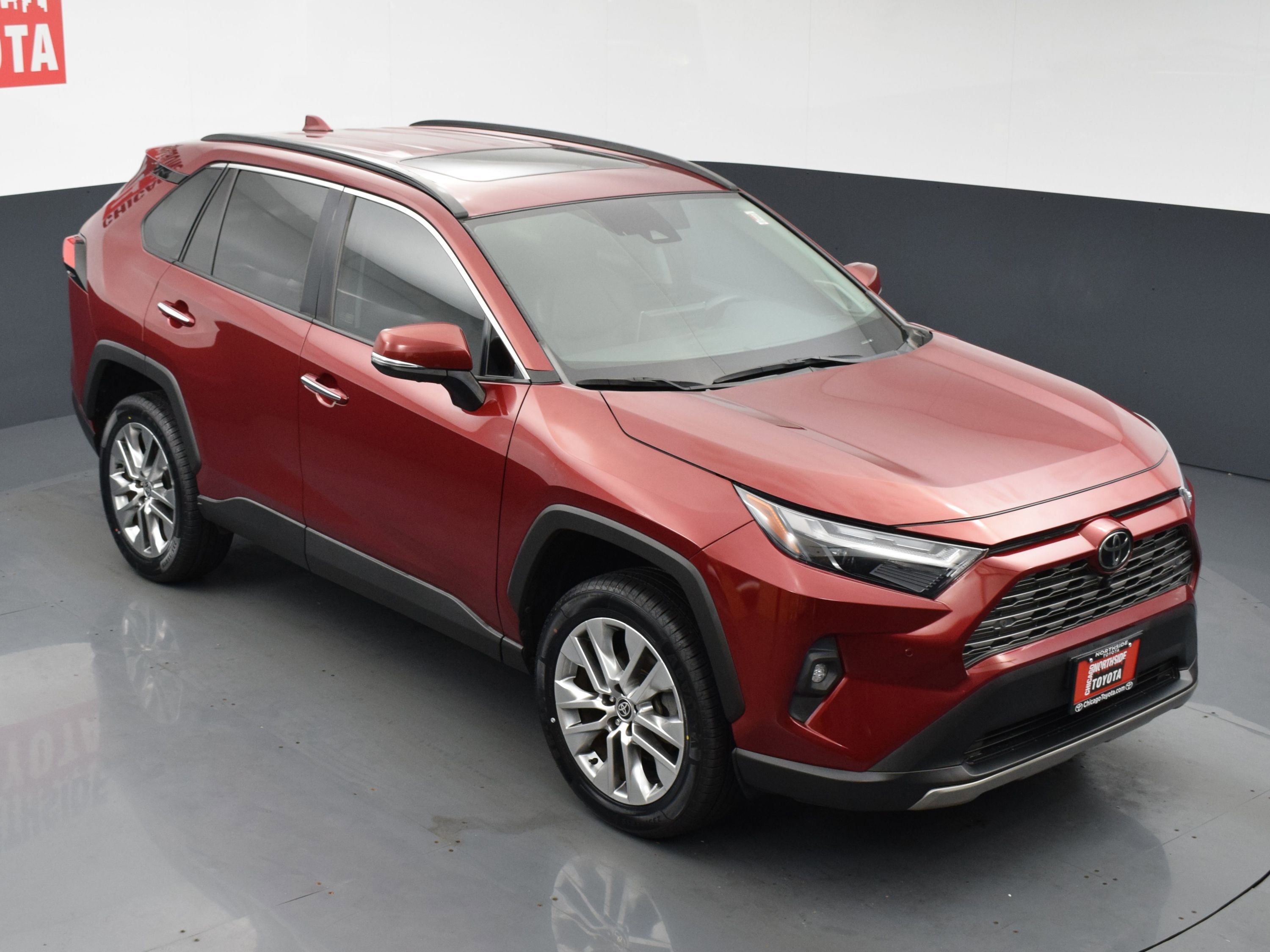 Used 2022 Toyota RAV4 Limited AWD/4WD image 31