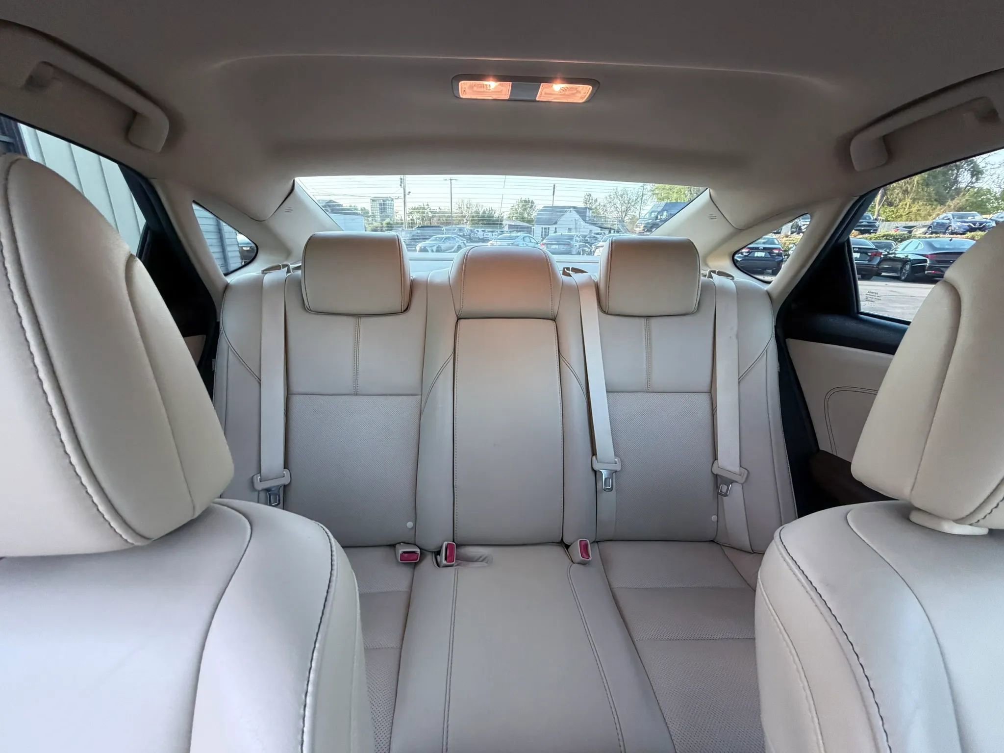 Used 2017 Toyota Avalon Limited FWD image 29