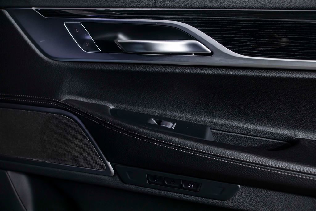 Used 2021 BMW 740i w/ M Sport Package RWD image 15