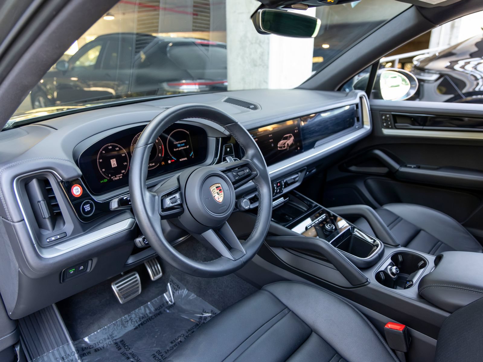 Certified 2024 Porsche Cayenne S AWD/4WD image 4