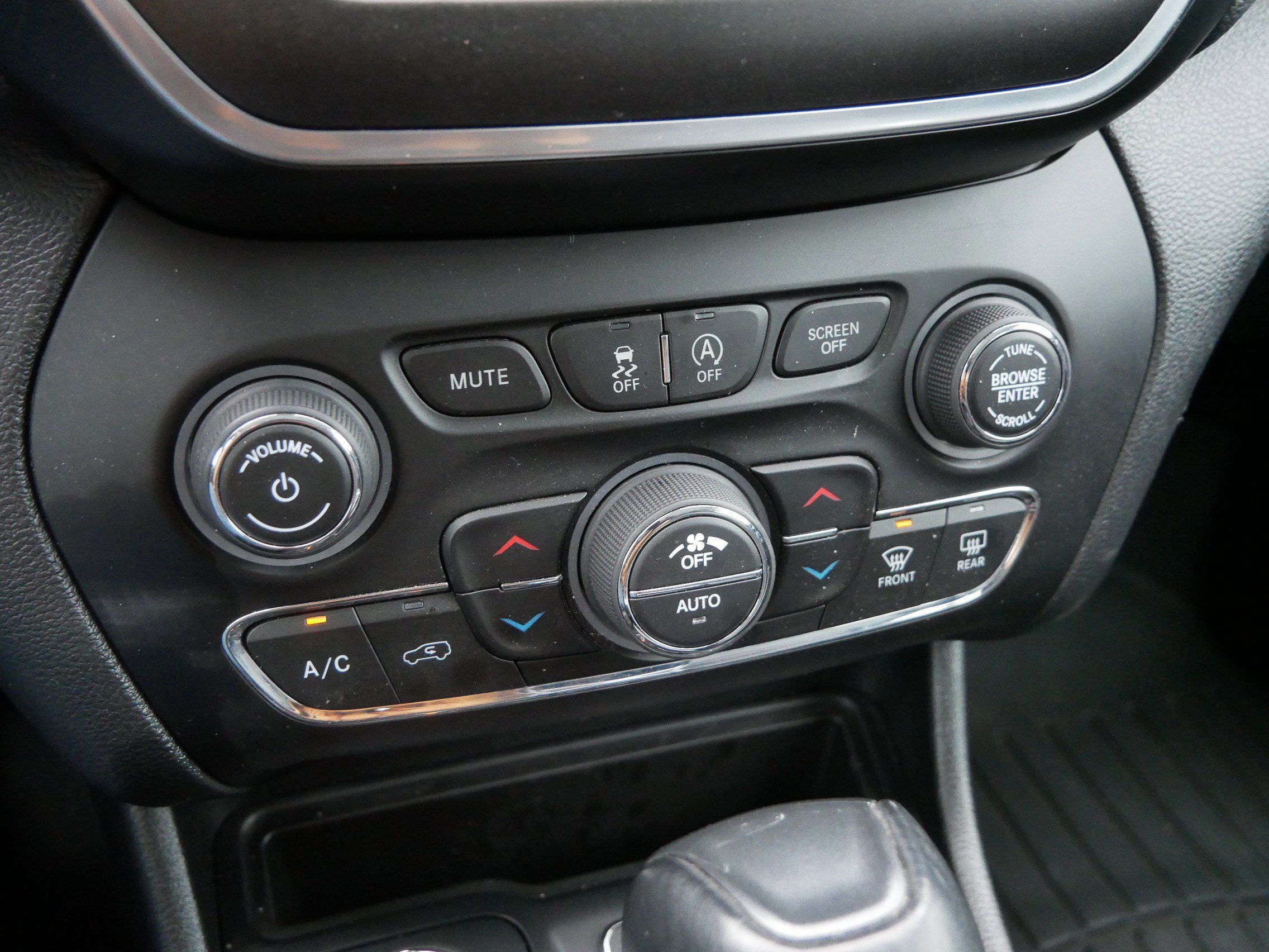 Certified 2022 Jeep Cherokee Trailhawk w/ Comfort/Convenience Group image 29