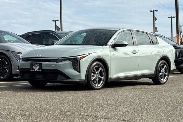 Certified 2025 Kia K4 FWD image 10