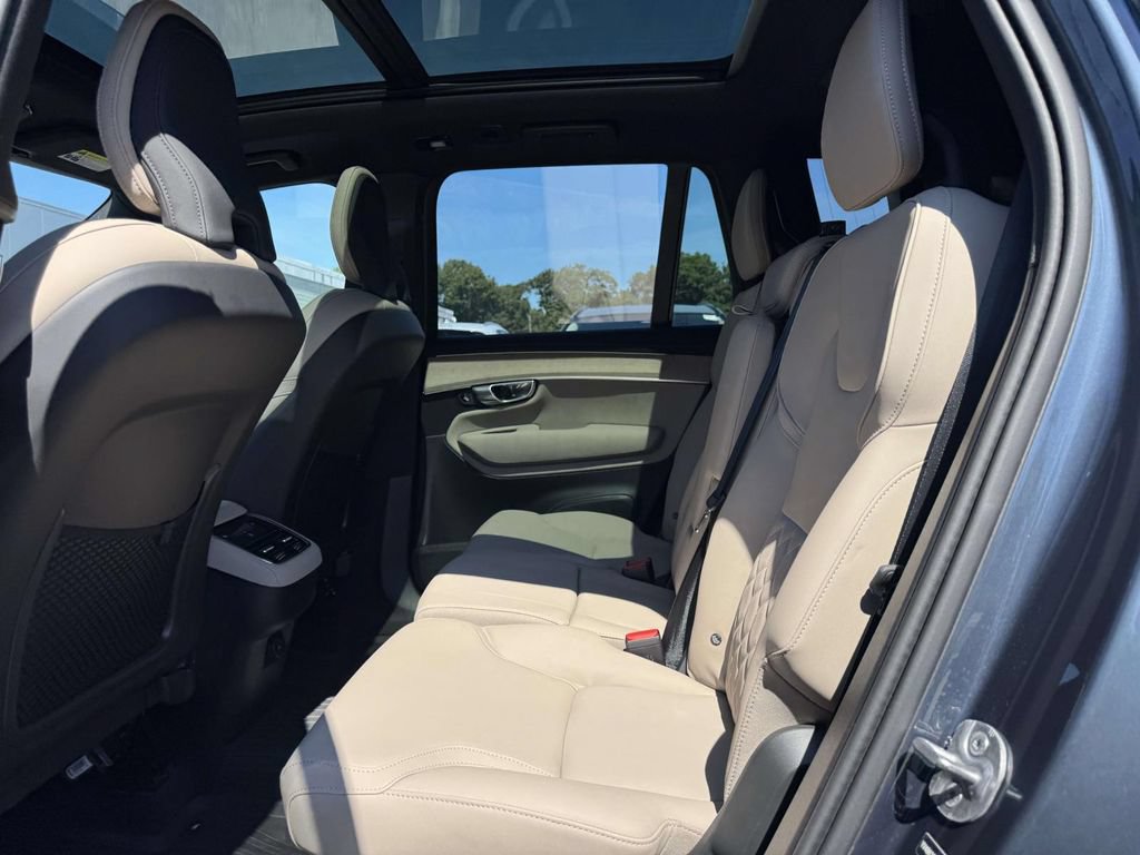 Used 2026 Volvo XC90 B6 Plus w/ Protection Package Premier AWD/4WD image 9