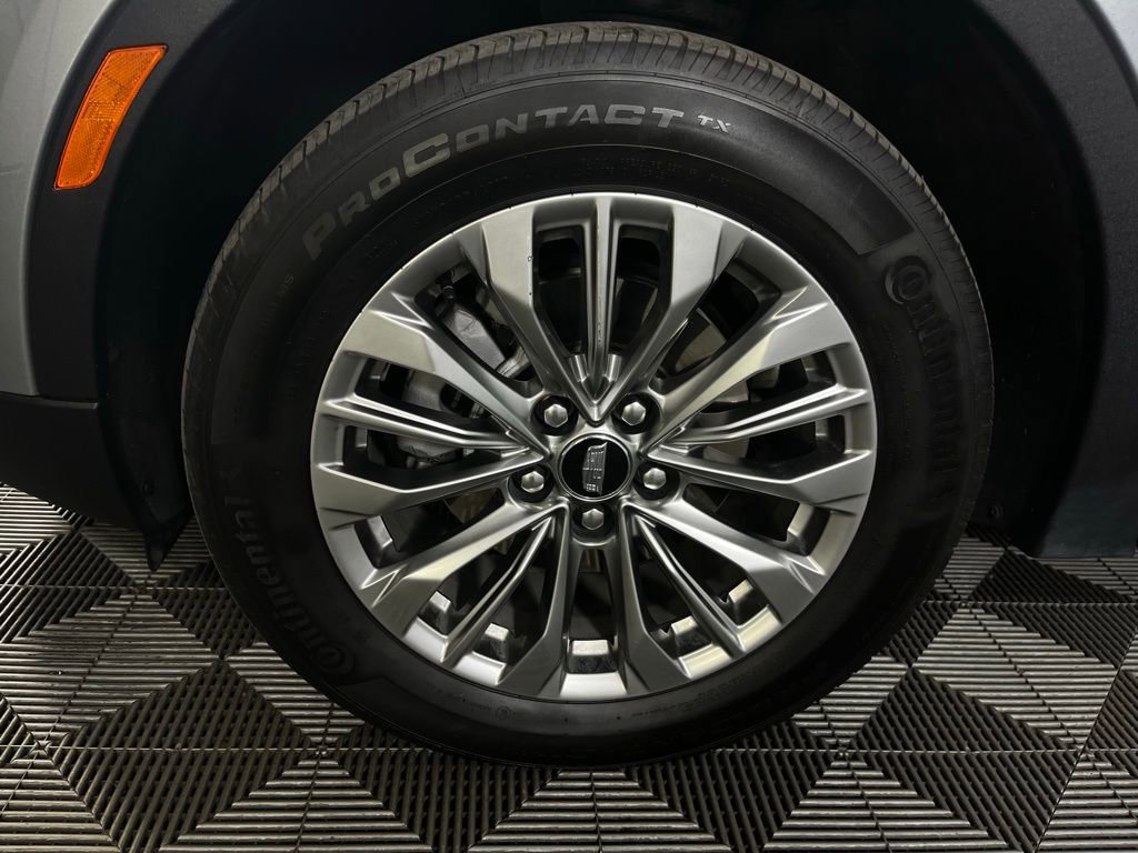 Used 2024 Cadillac XT4 Premium Luxury image 13