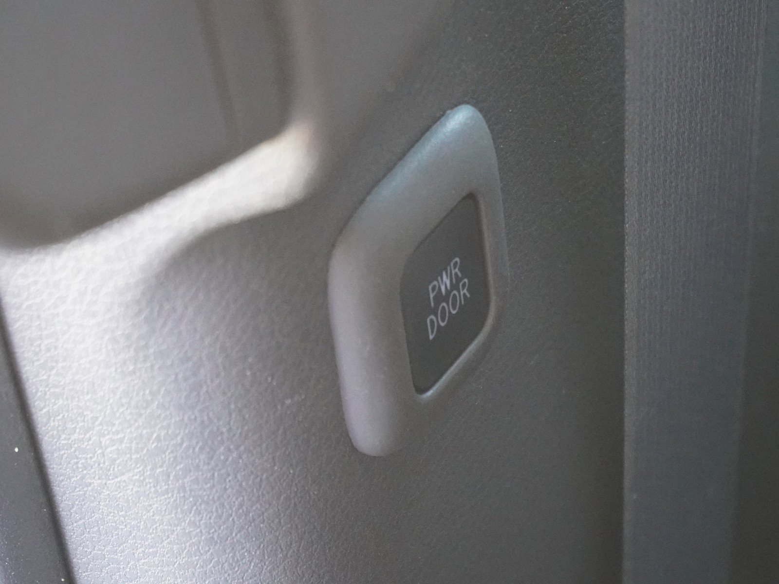 Used 2022 Toyota Sienna LE image 21