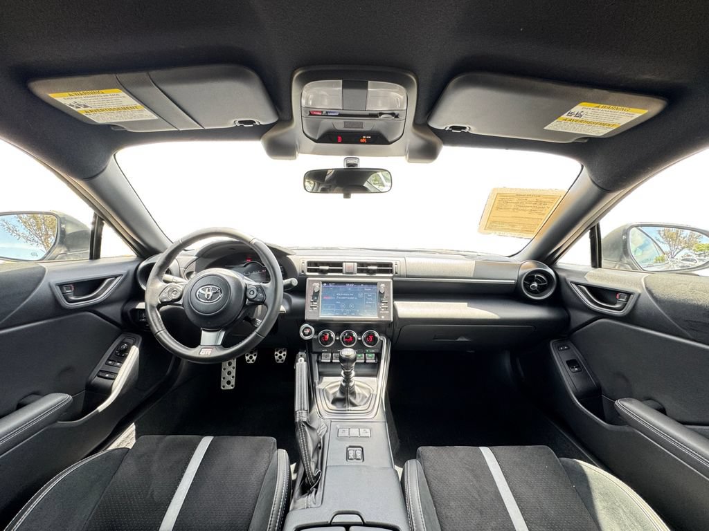 Used 2024 Toyota GR86 Premium RWD image 13