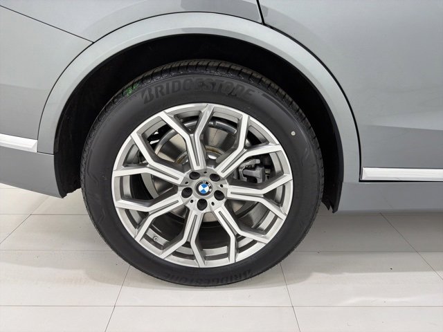 Used 2024 BMW X7 xDrive40i image 48