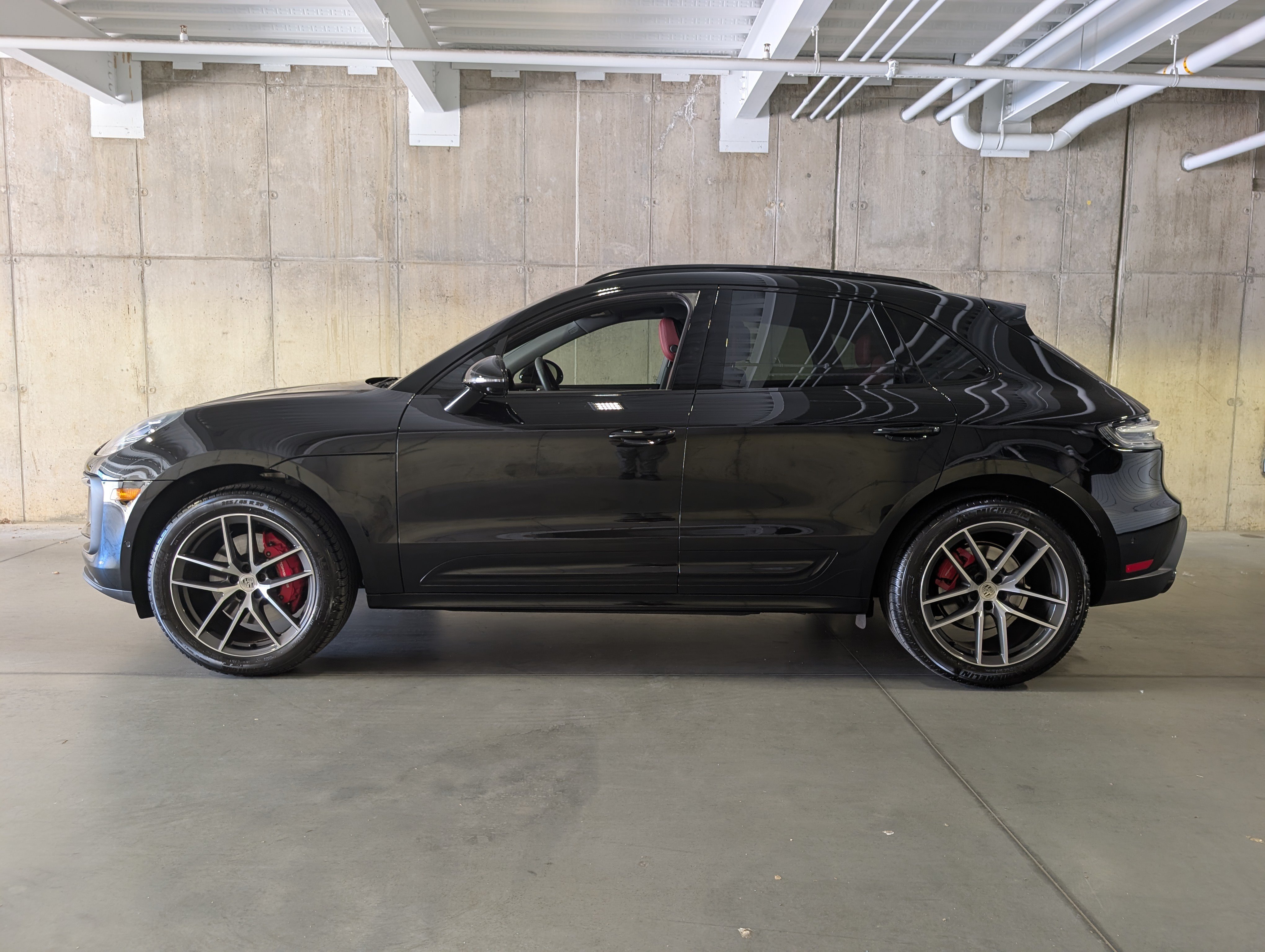 Certified 2025 Porsche Macan S AWD/4WD image 43