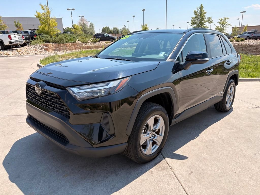 Used 2025 Toyota RAV4 XLE AWD/4WD image 3