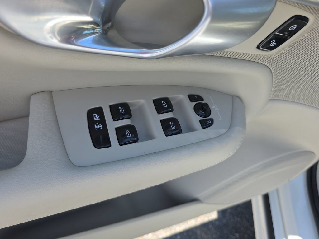 Certified 2024 Volvo XC90 B6 Ultimate AWD/4WD image 21
