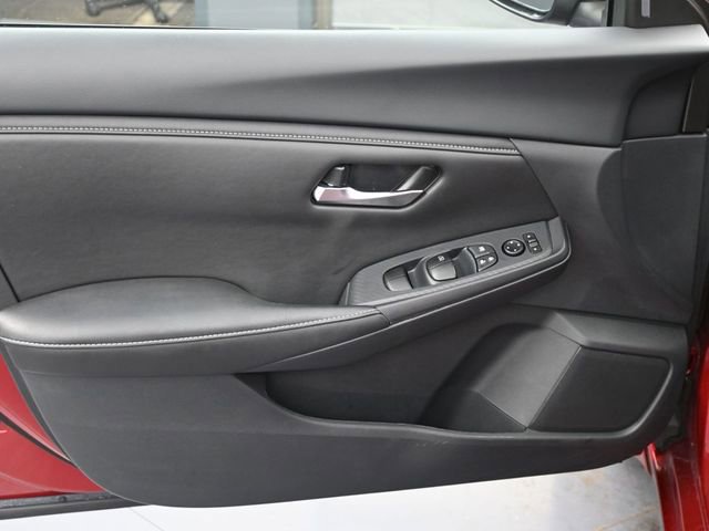 Used 2025 Nissan Sentra SV FWD image 9