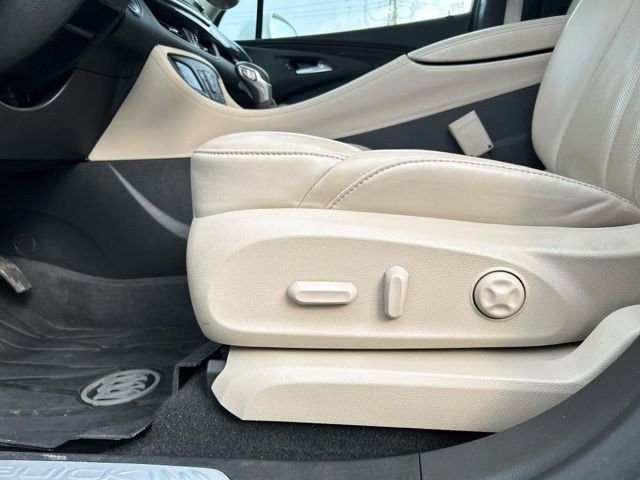 Used 2020 Buick Envision Premium w/ Driver Confidence Package image 34