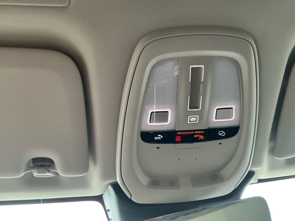 Used 2024 Volvo XC60 B5 Plus image 22