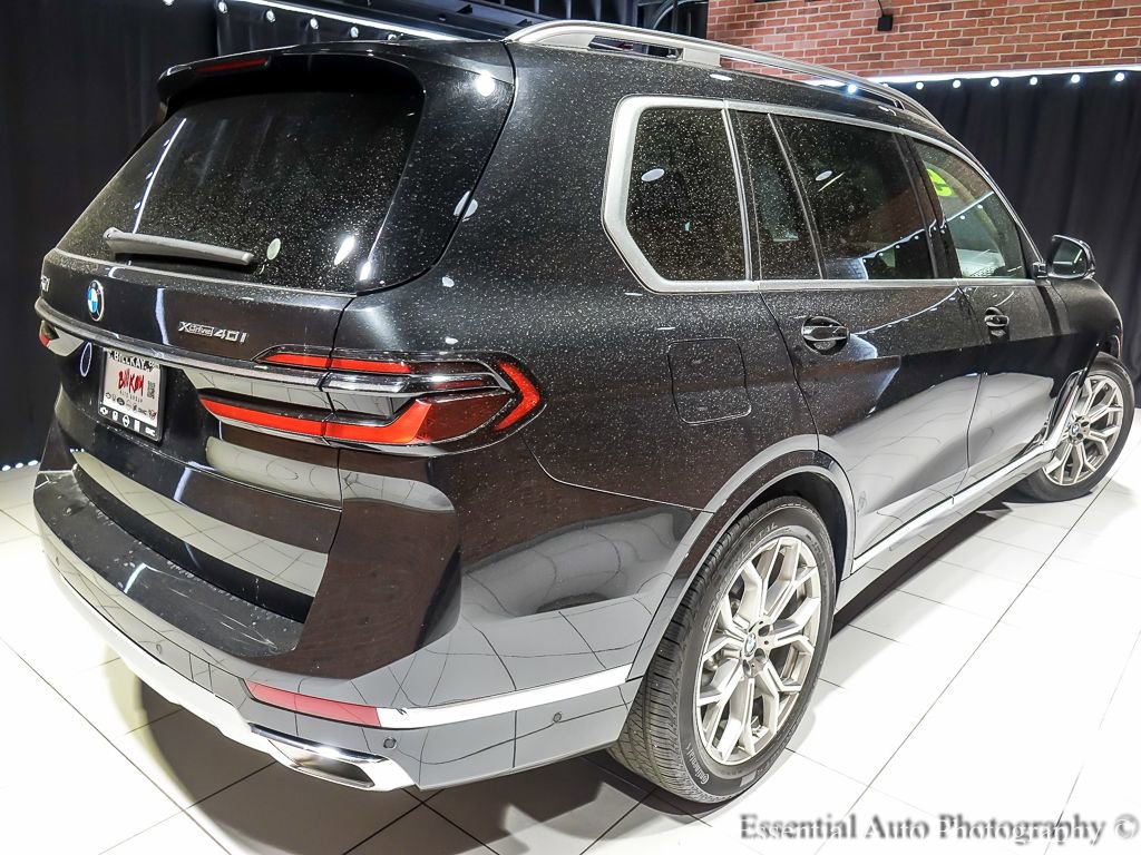 Used 2025 BMW X7 xDrive40i w/ Premium Package image 11