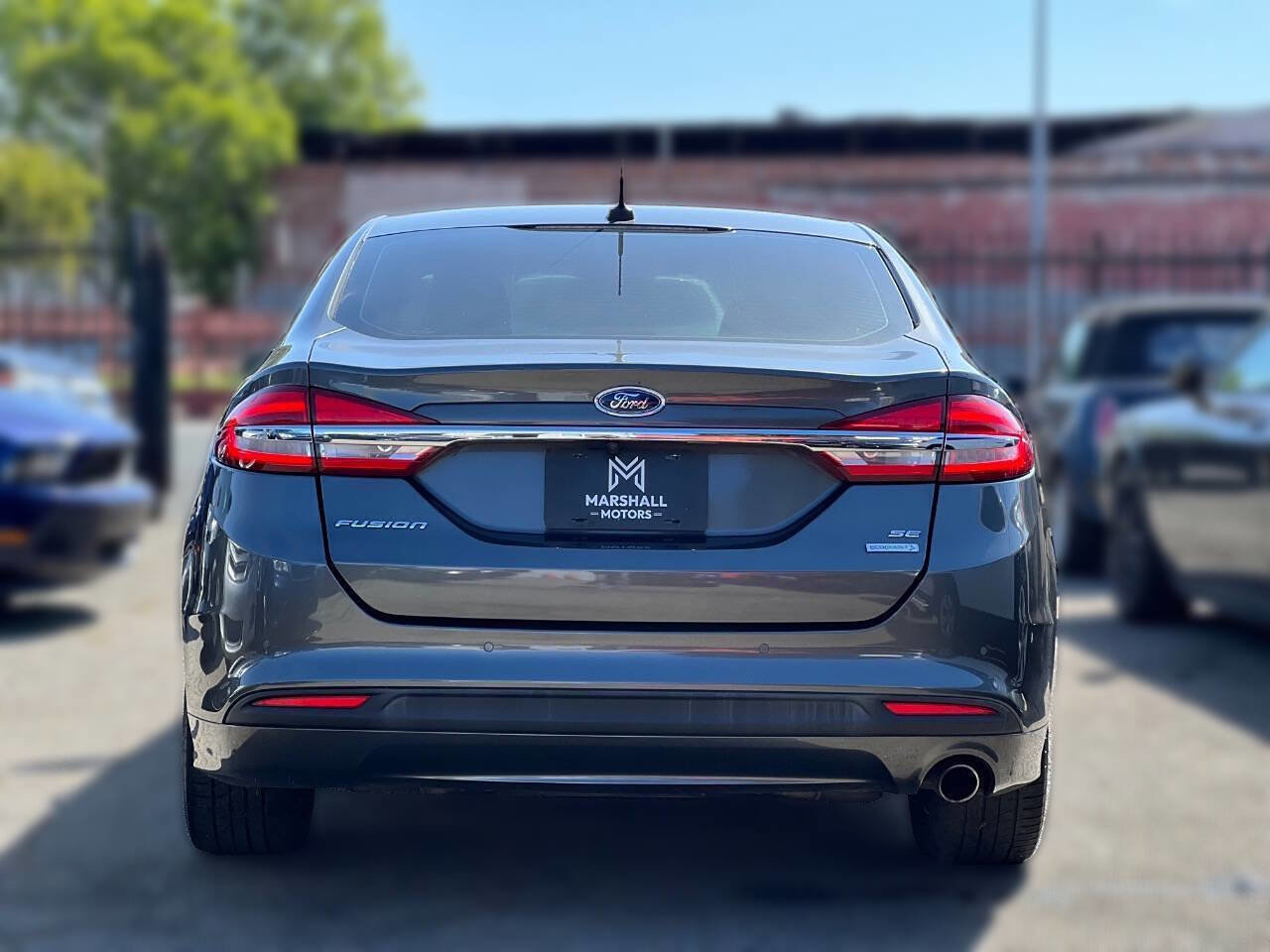 Used 2017 Ford Fusion SE image 5