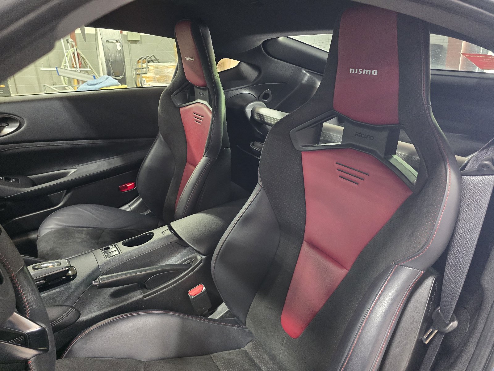 Certified 2025 Nissan Z NISMO w/ Floor Mat Package RWD image 12